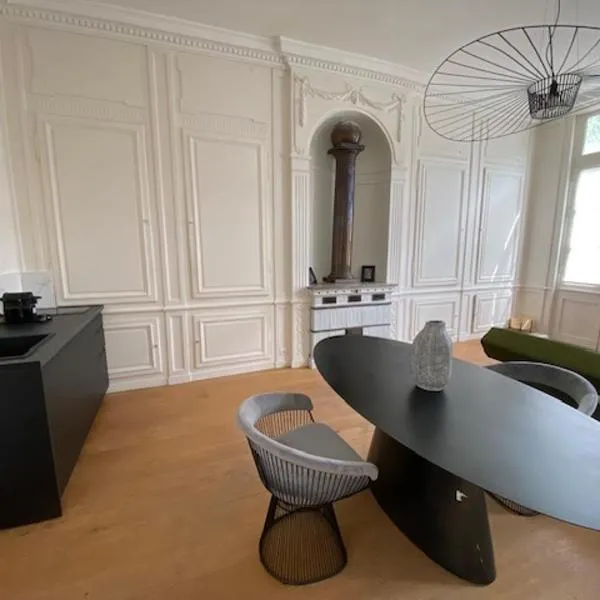 APPARTEMENT VICTOR HUGO, hotel v destinácii Amiens