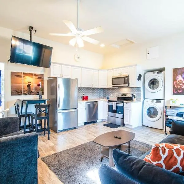 1A- Coolidge AZ 1bd fully furnished w amenities 1A, hotel in San Tan Valley