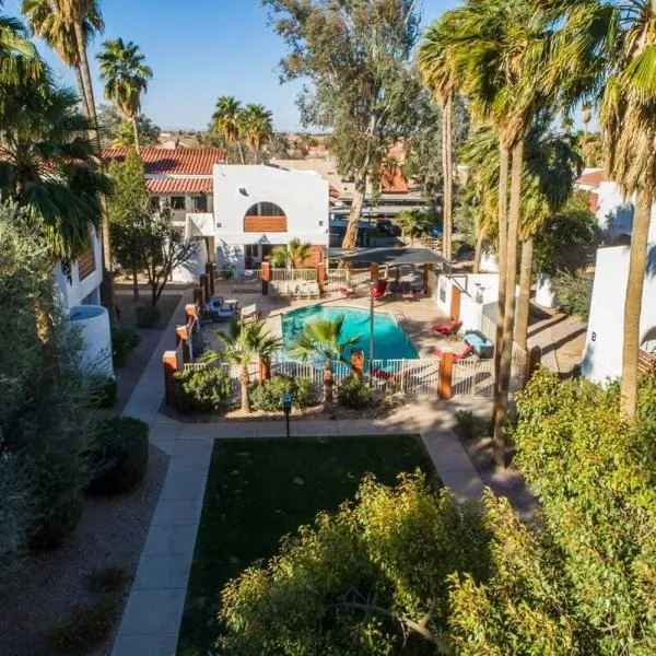 34B- Modern studio condo heated pool and dog park、カサグランデのホテル