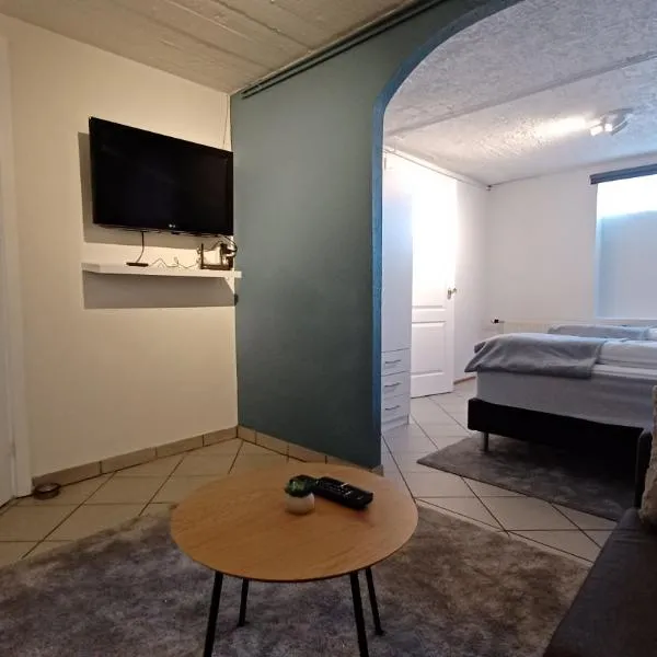 Basement hideaway, hotel v destinaci Akureyri