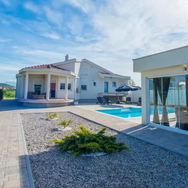 Vila Neretva, готель у місті Višići