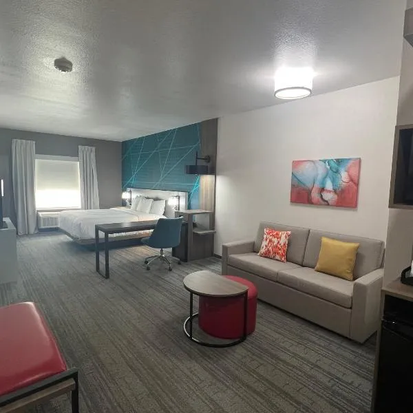 Comfort Suites DeSoto Dallas South, hotel in Lancaster