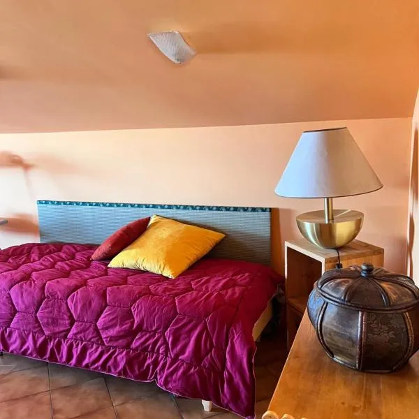 Giustina - appartamento spazioso e tranquillo - parcheggio privato per BICI e auto - su richiesta ammessi animali, hotel v destinácii Civita Castellana