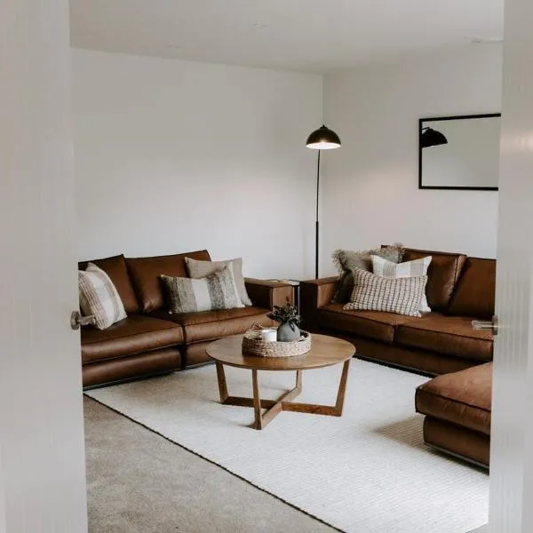 Dovecote: 5-bedroom Home with Hot tub & Games room, hotel v destinaci Arrowtown
