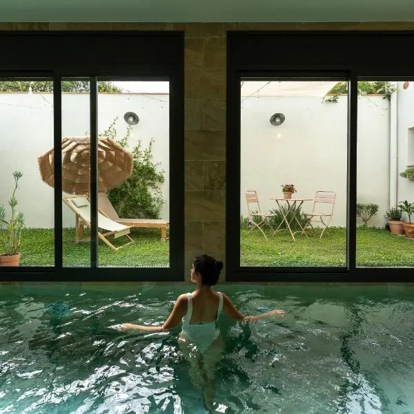 Loft Spa Piscina Climatizada, Cine y Parking – hotel w mieście Figueres