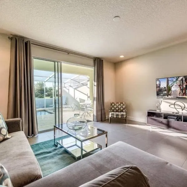 Super cozy home with private pool, hotel em Orlando
