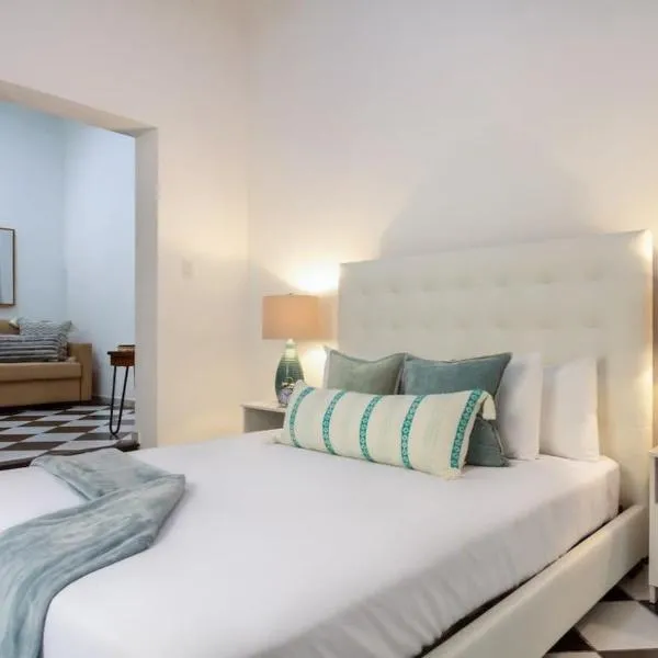 Aqua Suite - 1 BR in best location in Old San Juan, hotel v destinaci San Juan