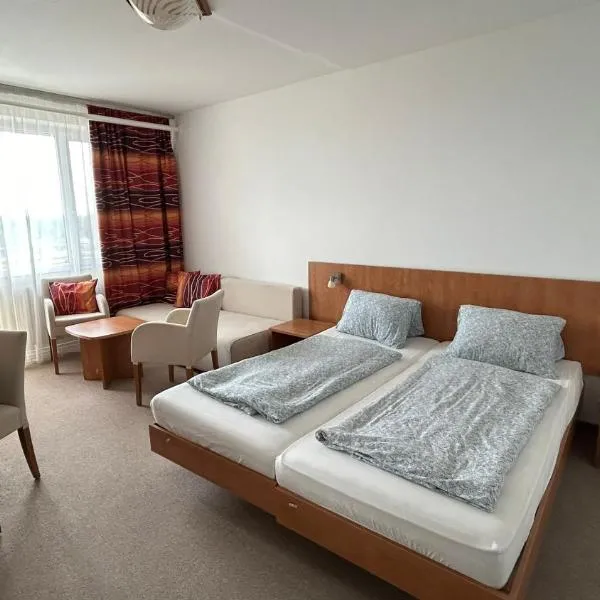 Aranypart Szálló-Közösségi Szálláshely – hotel w Siófoku