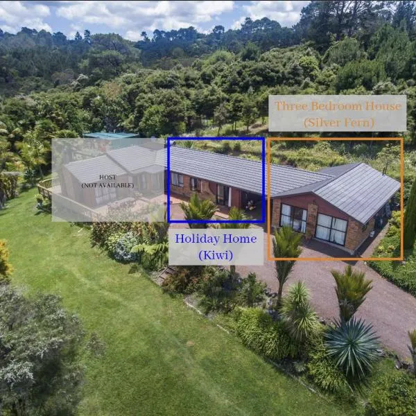 Romantic vintage retreat away in West Auckland, hotel in Swanson