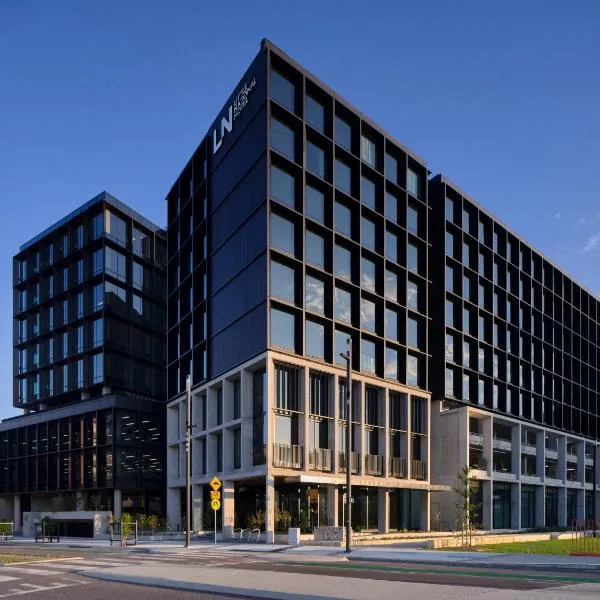 Little National Hotel Newcastle、ニューカッスルのホテル