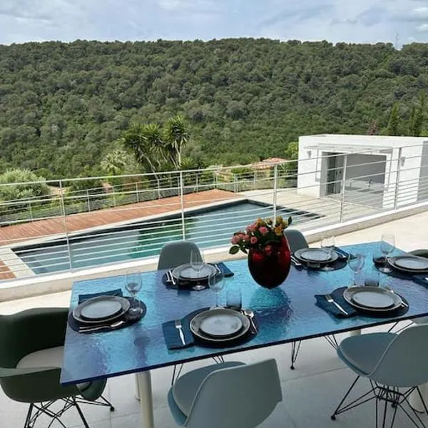 VILLA ARTSY - Fully renovated villa with pool, AC, wi-fi - 8 ppl, hotel i Vence
