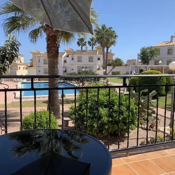 Las Carolinas residence with pool, hotel v destinaci San Miguel de Salinas