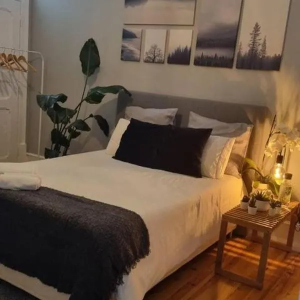 Spacious Room without window