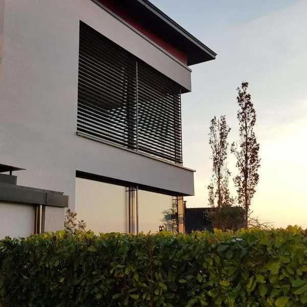 Ferienhaus mit Panoramablick, hotel en Bühlertal