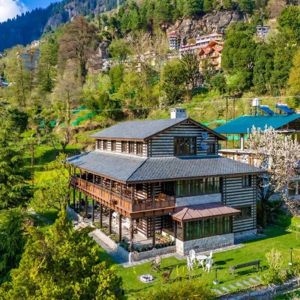 StayVista at Snowdrop House Manali Near Mall Road with Bonfire, hotel in Manāli