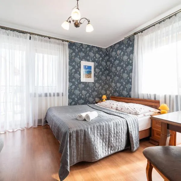 Dworek Bursztyn, hotell i Jastarnia