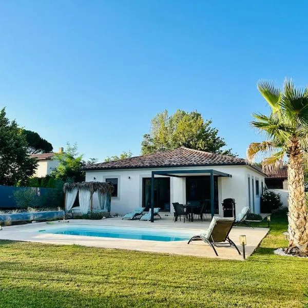 Villa Les Deux Palmiers Piscine & Clim, מלון בסן-מקסימין-לה-סנט-בום