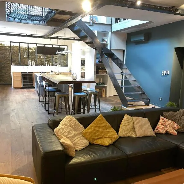 Appartement Loft centre ville situé dans rue calme, hotel en Grenoble