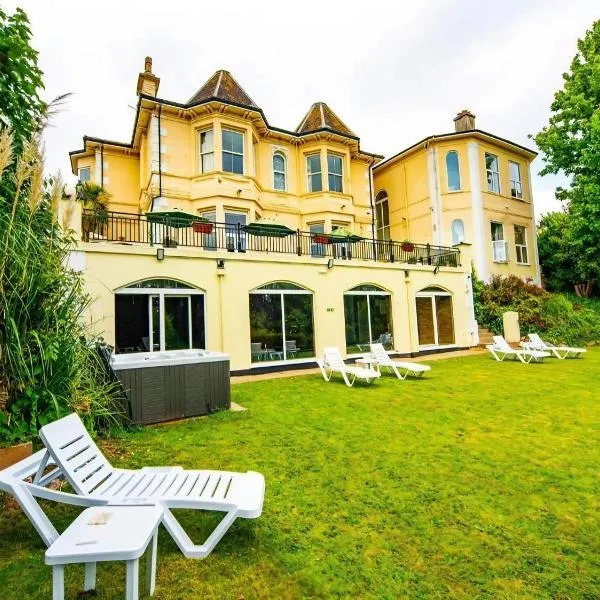 Crofton House Hotel โรงแรมในทอร์คิ