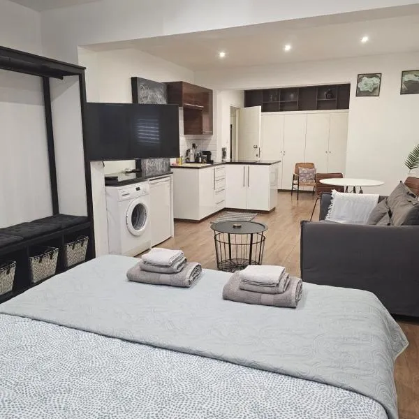 City Center Apartments, hotel v destinaci Paphos City