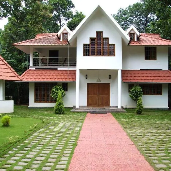 4 Bedroom House@Kottayam TownA/C 812983!5682, hotel v destinaci Kottayam