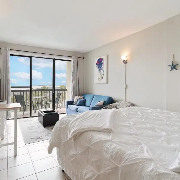 Pirates Bay Getaway!, hotel in Fort Walton Beach