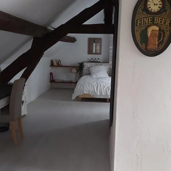 La chambre de la maison du four à pain – hotel w mieście Grandchamp