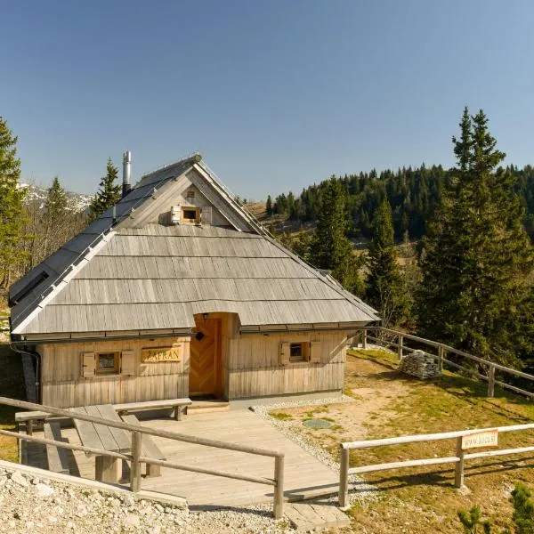 Koča Žafran - Velika planina, hotel di Stahovica