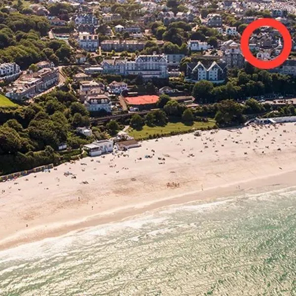 Above PORTHMINSTER BEACH - - St James Rest - - A STYLISH GROUND-FLOOR PRIVATE APARTMENT - - Kids Love The Cabin Bunk Room - - BEAUTIFULLY REFURBISHED, hotel en St Ives