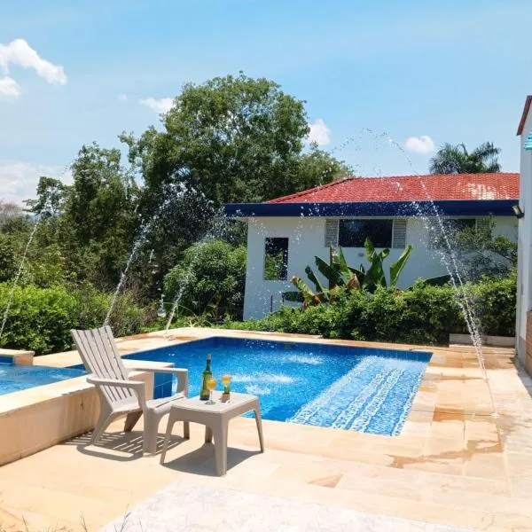 Hermosa casa de descanso en Tocaima, hotel in Tocaima