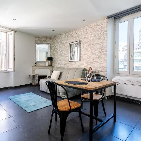 Les Suisses Apartment Zentral in der schönen Altstadt von Le Suquet 5 min zum Strand WLAN, Hotel in Cannes