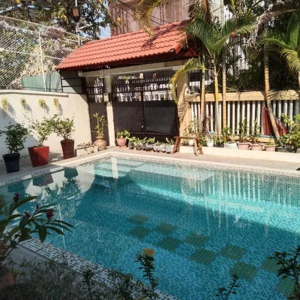 Room 12 - Studio in a villa 5mn walk from the Royal Palace with swimming pool, hotel v Phnompenhu