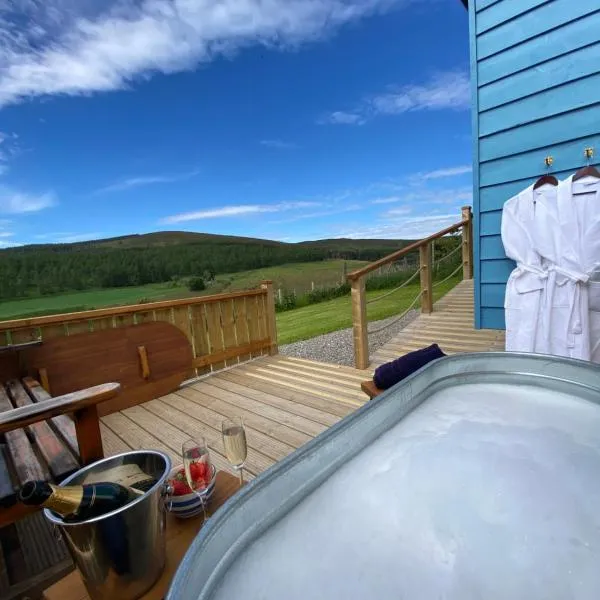 Ledmacoy Shepherds Huts, hotel di Strathdon