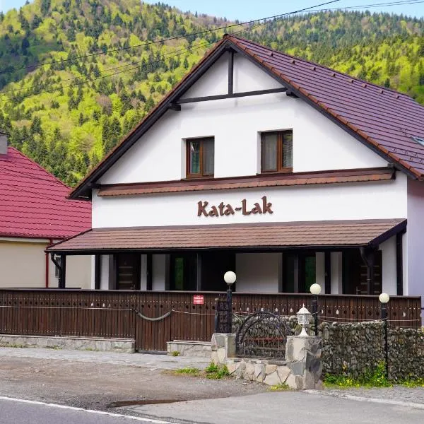 Kata - Lak, hotel en Plăeşii de Sus