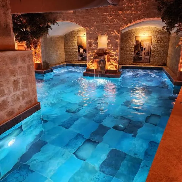 フレスコ ケーブ スイーツ カッパドキア（Fresco Cave Suites Cappadocia）、Çökekのホテル