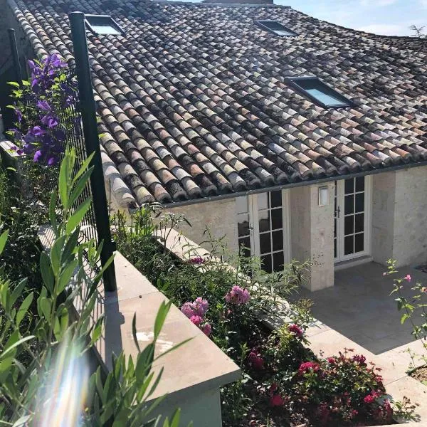 Newly converted barn, magnificent vues, garden and pool, ξενοδοχείο σε Lauzerte
