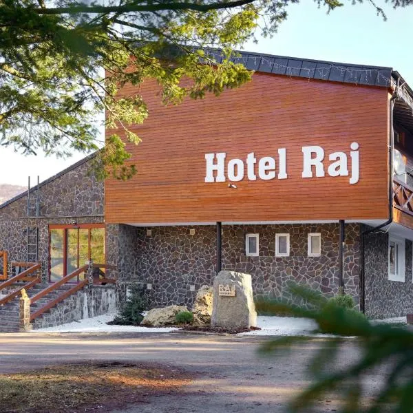 Hotel Raj, hotel Imrikfalván