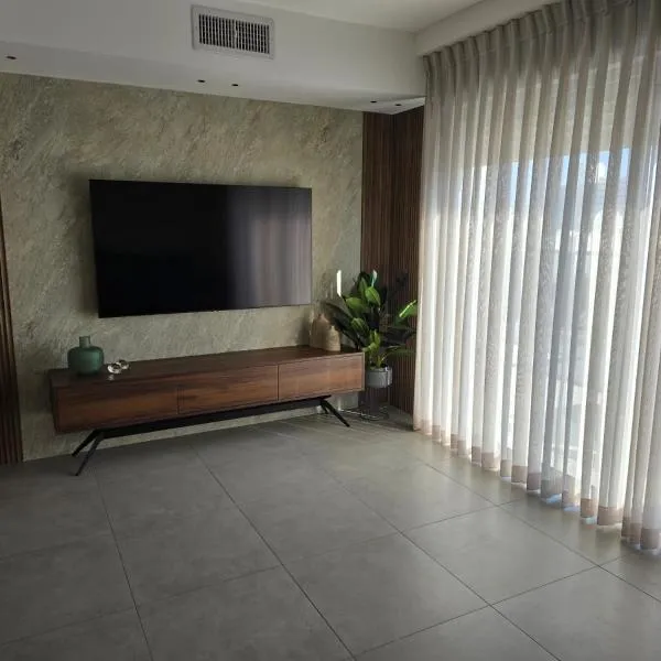 Luxury Queen Royal Park, hotel in Eilat