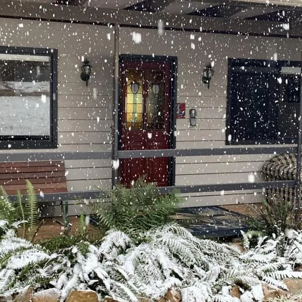 Mountain Lodge - sleeps 10, hotel a Mount Buller