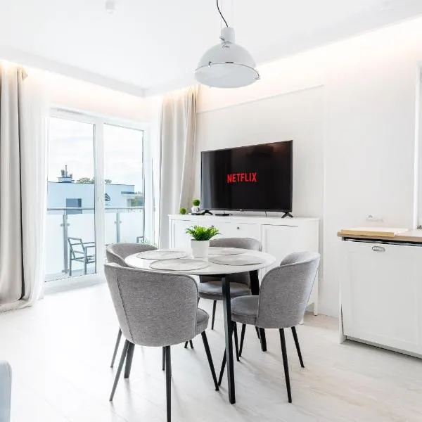 Belle View - 3pok, nawet 5 łóżek, piękny widok na rzekę, TV55" z Netflix i Max, parking, winda, hotel in Iława