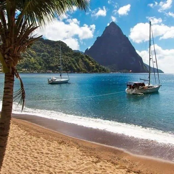 Apartment Soleil- Because Location really is everything!, hotel v destinaci Soufriere
