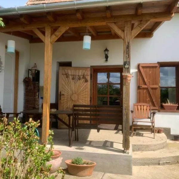 Csobánci Tündérkert Vendégház, hotel in Gyulakeszi
