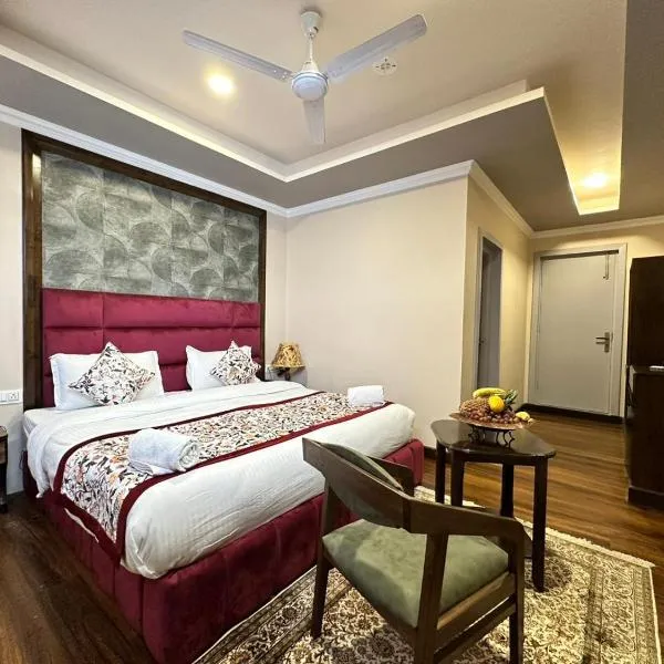 Srinagar Group Of Hotels, hotell i Bāgh Chandpura