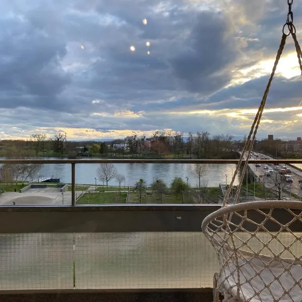 Ferienwohnung Rheinblick, hotel v destinaci Kehl