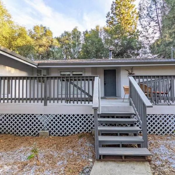 Home in Groveland near Yosemite NP, ξενοδοχείο σε Groveland