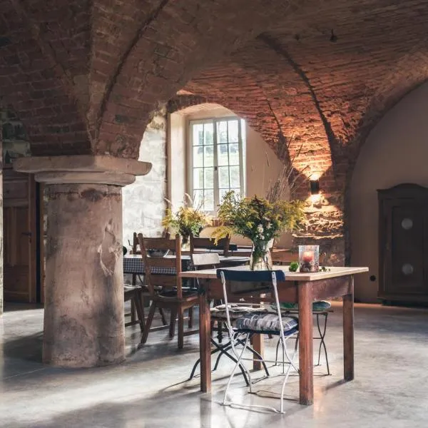 DOM PIWOWARA, khách sạn ở Leśna