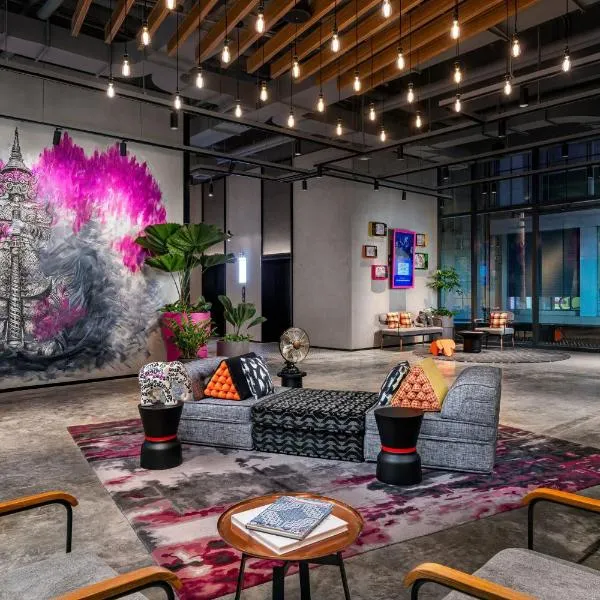 Moxy Bangkok Ratchaprasong by Marriott, hotelli Bangkokissa