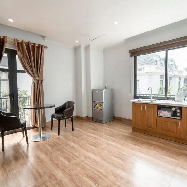 Riverside Row Apartment, hotel di Ðồng Hới