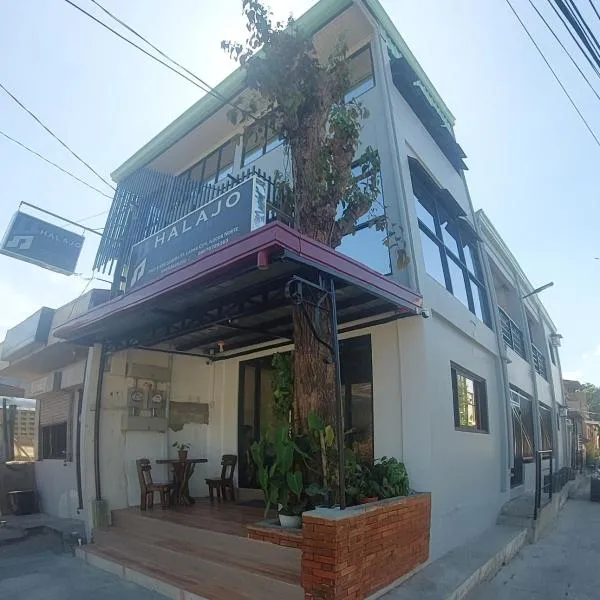 Halajo bnb transient, hotel v destinaci Laoag