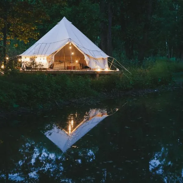 Glamping tält/tent - Glampingzelt -Lodge - Sjöutsikt, hotel v destinaci Blattniksele